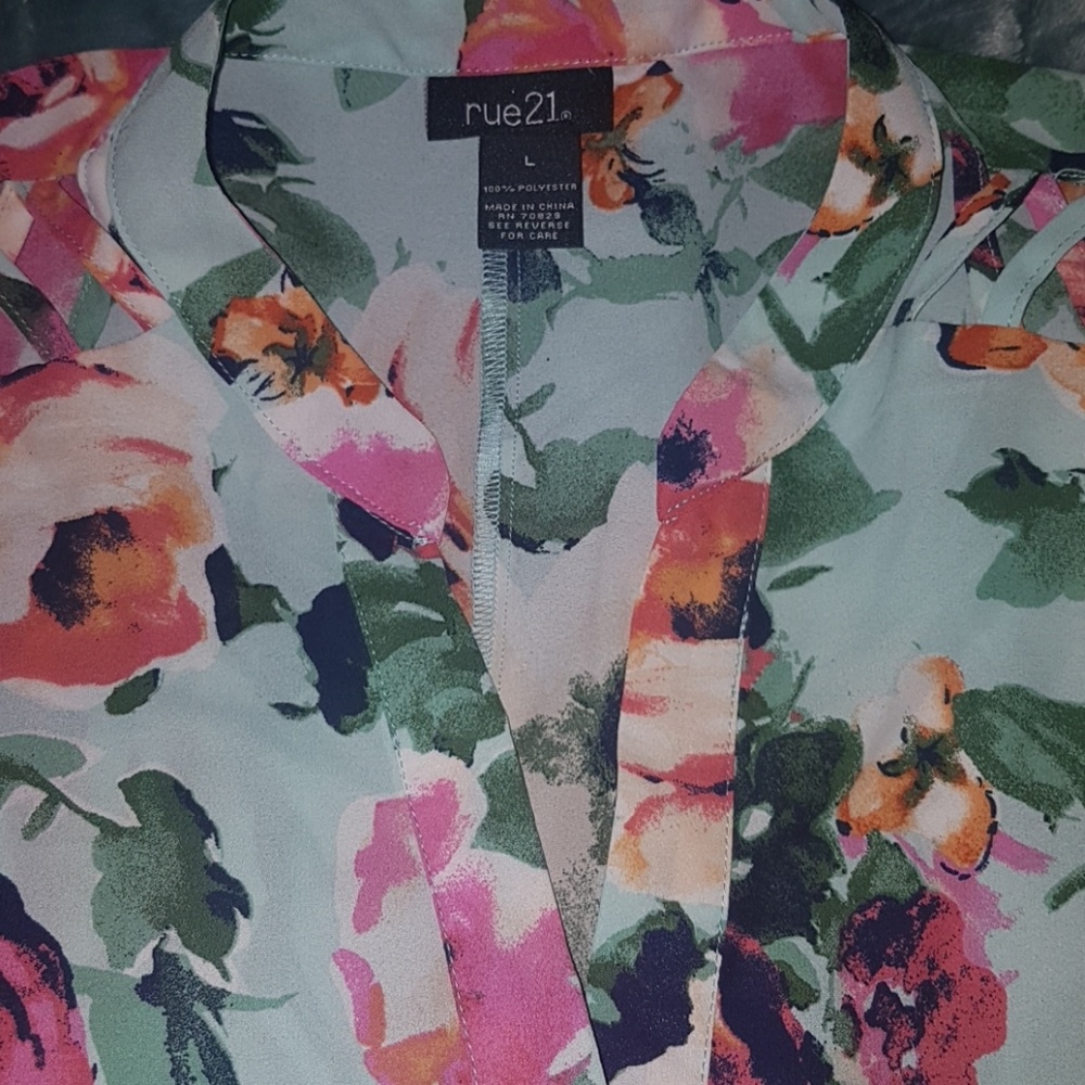 Rue 21 flower tank top